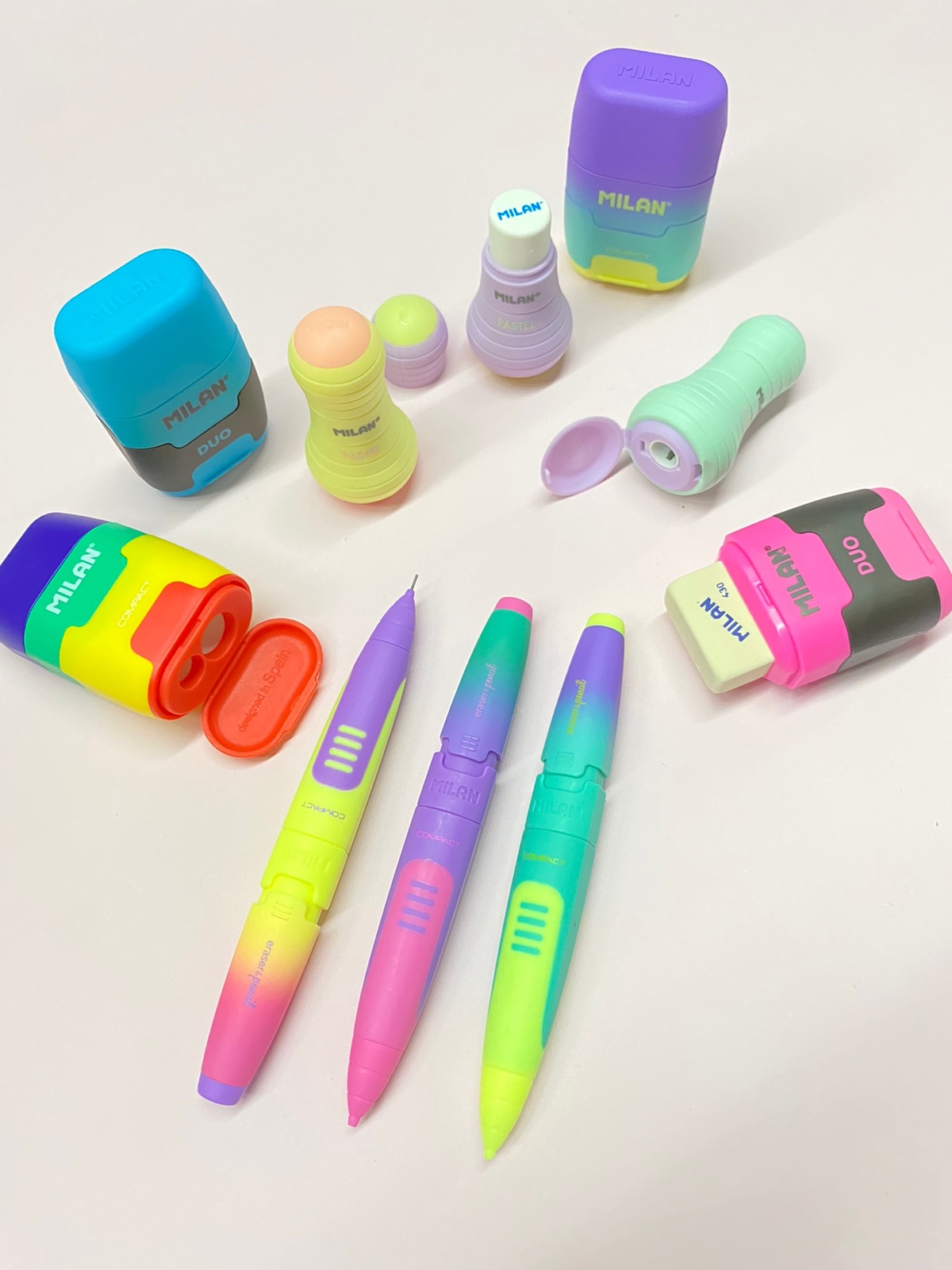 06382653-8479-4074-8945-7b0f65b85452